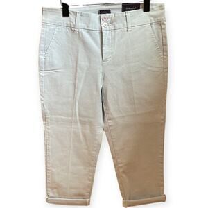 NWT NYDJ Light Blue Capris